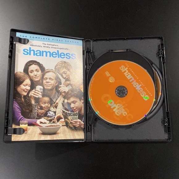 Shameless - The Complete First Season - Picture 3 of 6